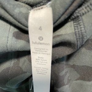 Lululemon Size 4 Camo Joggers